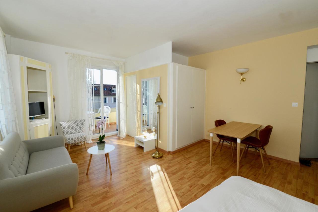 Le Debarcadere Appartement Saint Sulpice  Buitenkant foto